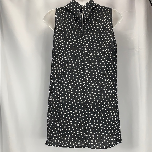 Black and White Hi Low Sleeveless Top - Picture 4 of 5